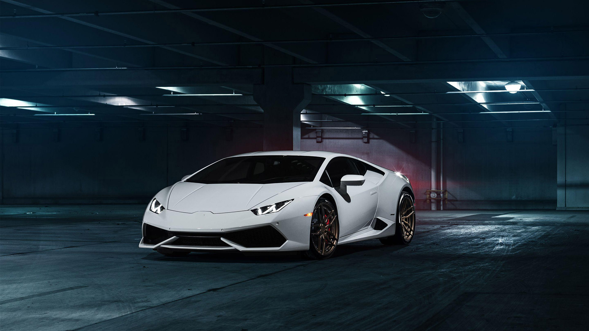 Lamborghini Huracán in White
